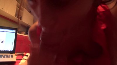 Ученица сише курац свог брата док нема никога код куће